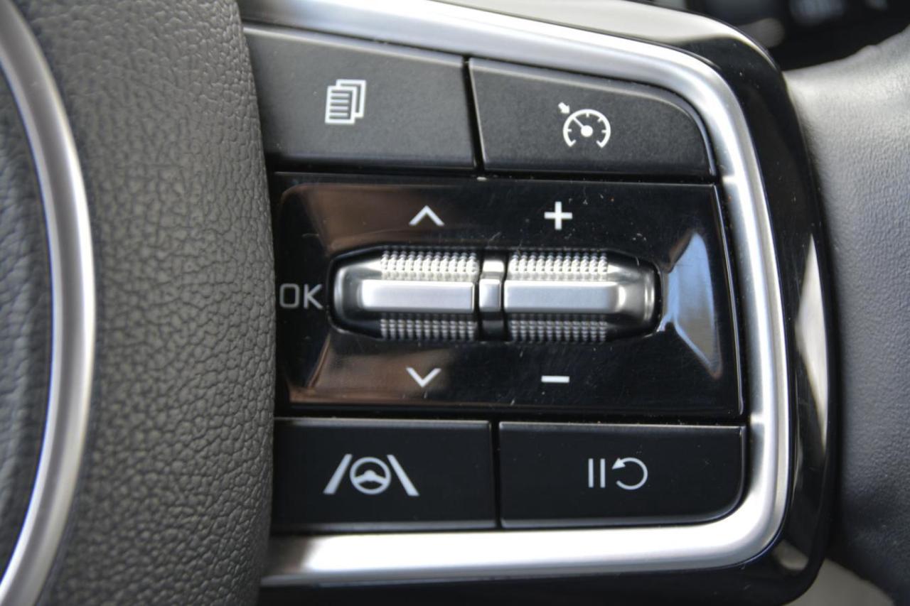 2022 Kia Carnival CARNIVAL LX Photo