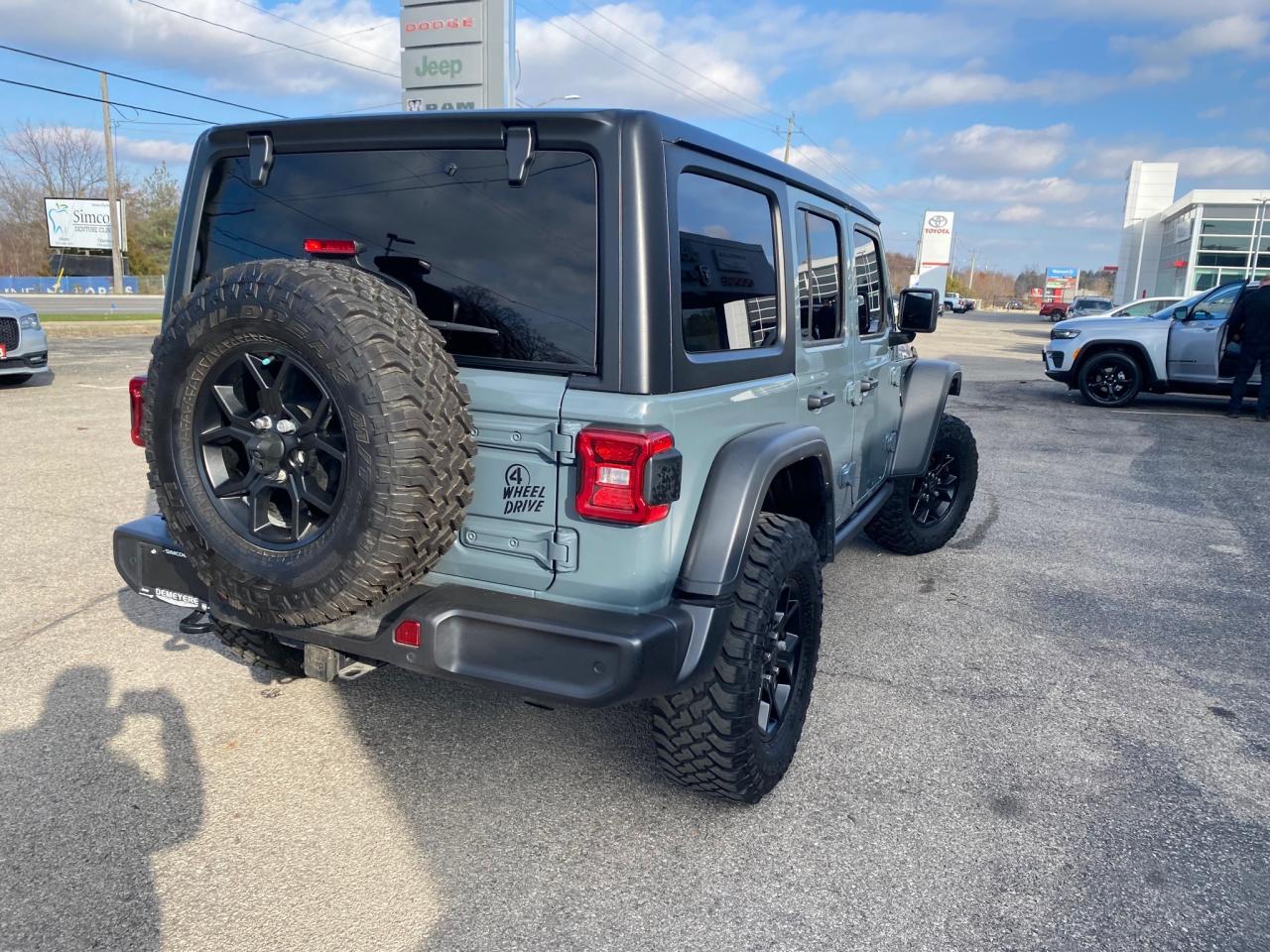 2024 Jeep Wrangler SPORT Photo