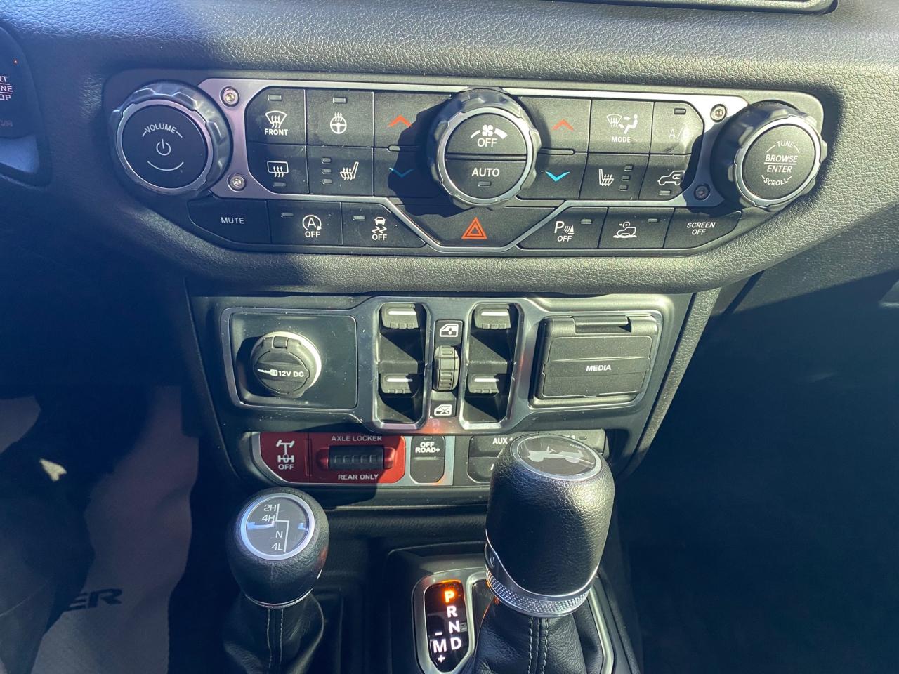 2024 Jeep Wrangler SPORT Photo