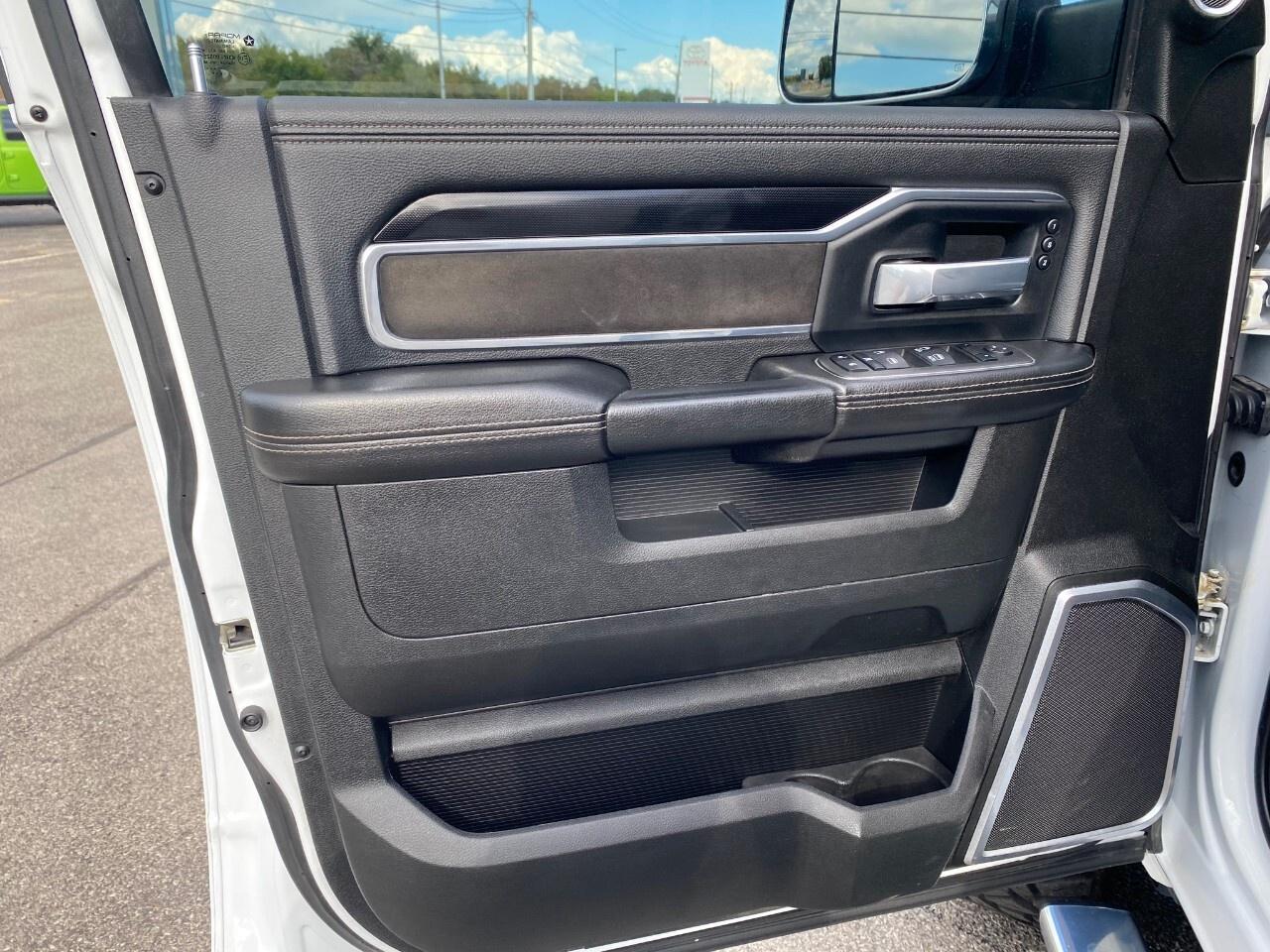 2022 RAM 2500 LARAMIE 4x4 Crew Cab 6'4 Box Photo