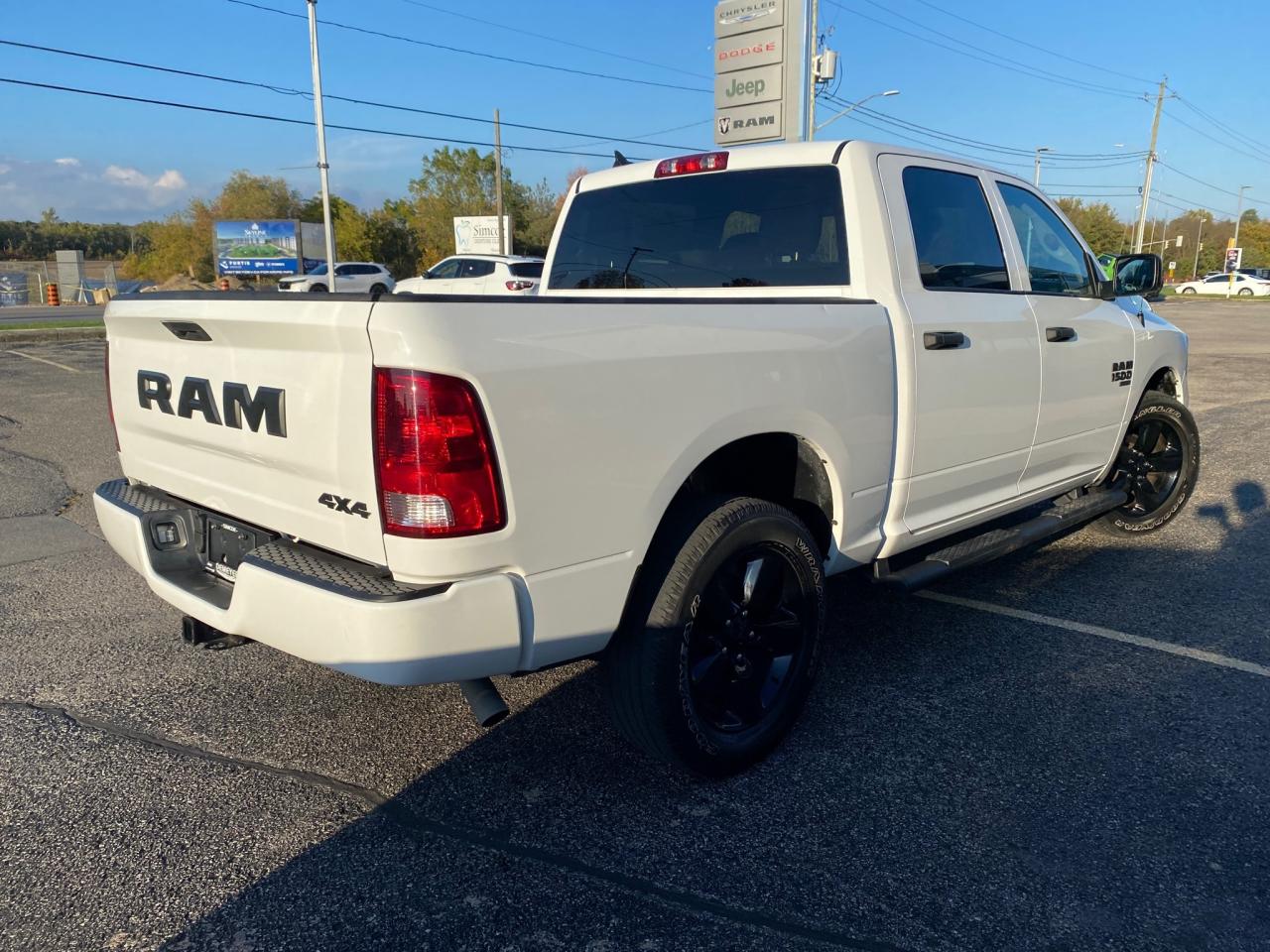 2023 RAM 1500 Classic TRADESMAN Photo4