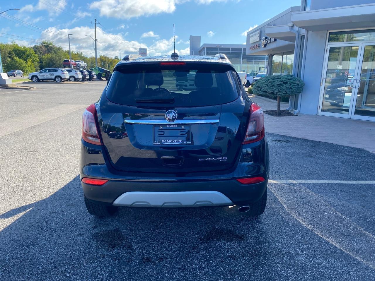 2022 Buick Encore Preferred Photo4