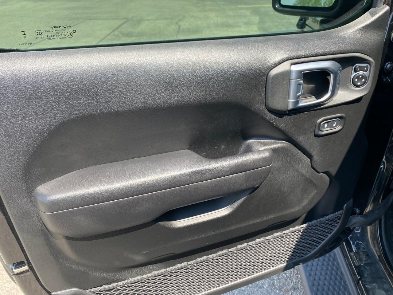 2023 Jeep Wrangler SPORT Photo