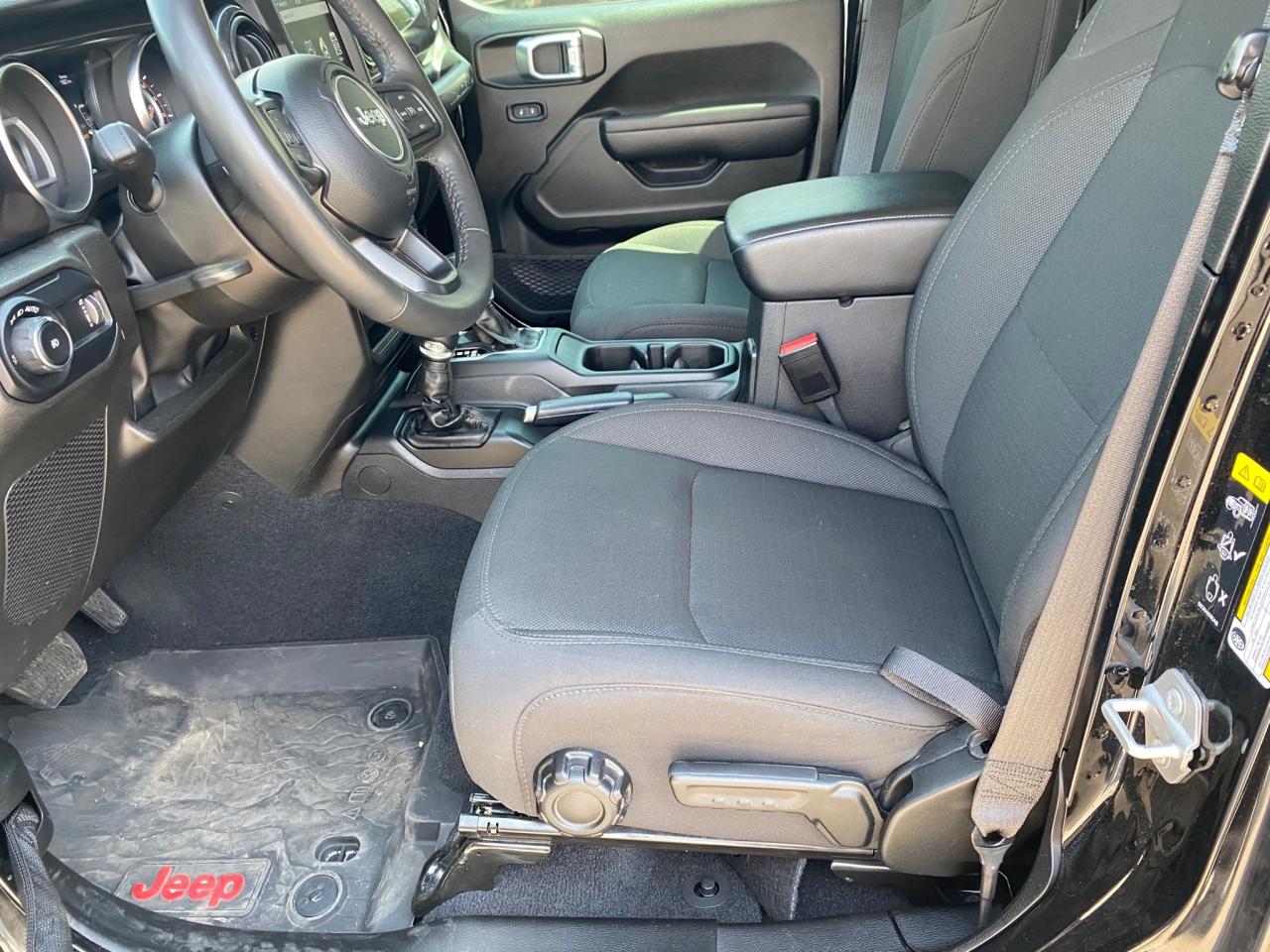 2023 Jeep Wrangler SPORT Photo