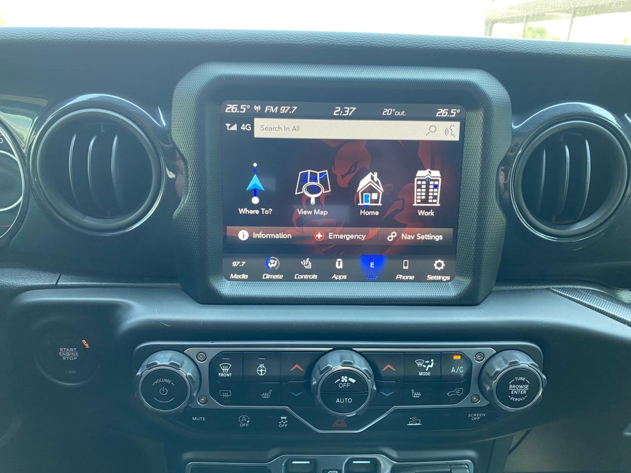 2023 Jeep Wrangler SPORT Photo