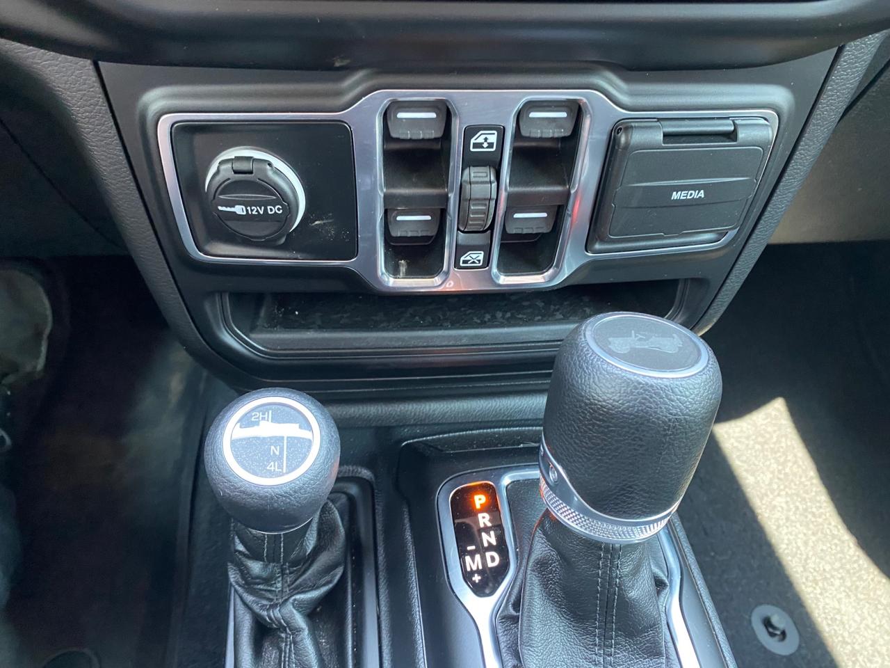 2023 Jeep Wrangler SPORT Photo