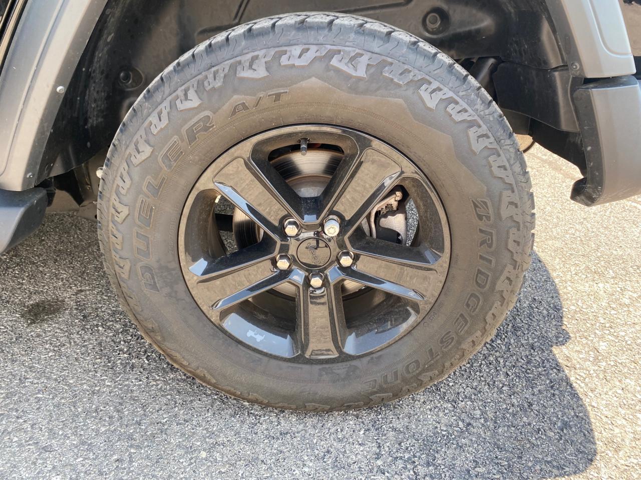 2023 Jeep Wrangler SPORT Photo