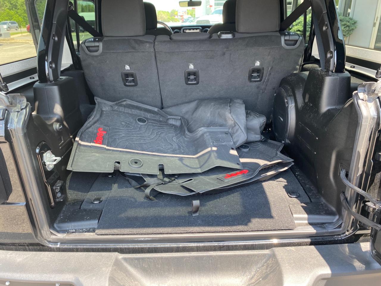 2023 Jeep Wrangler SPORT Photo