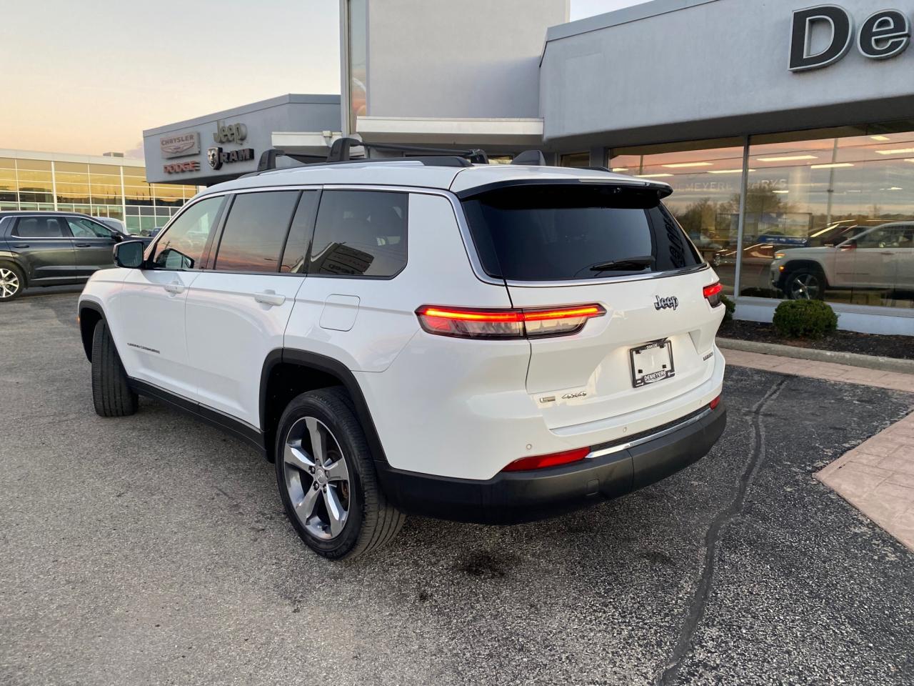 2021 Jeep Grand Cherokee L Limited Photo2