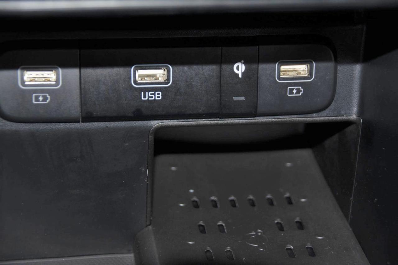 2023 Kia Sorento LX Photo