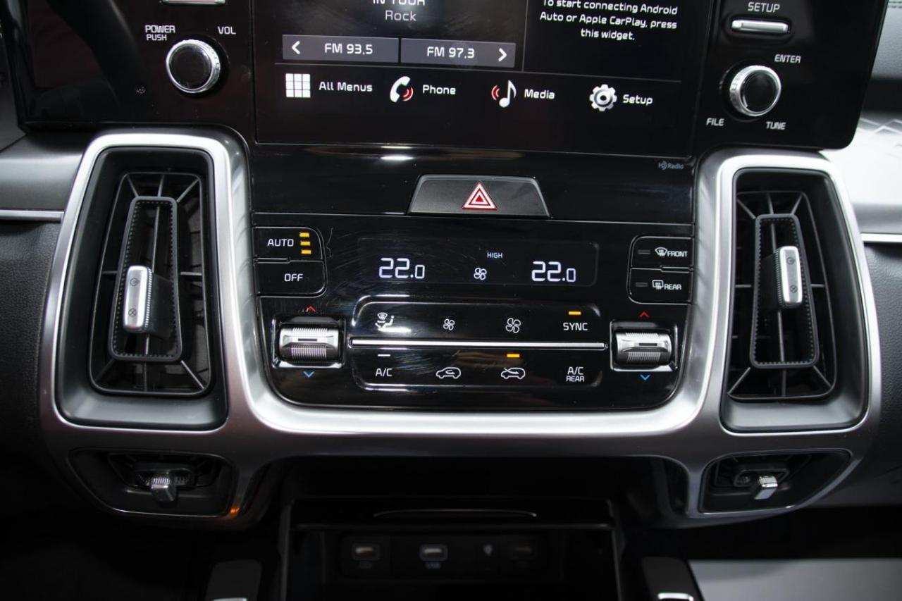 2023 Kia Sorento LX Photo