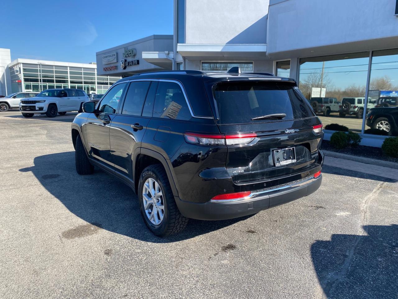 2023 Jeep Grand Cherokee Limited Photo2