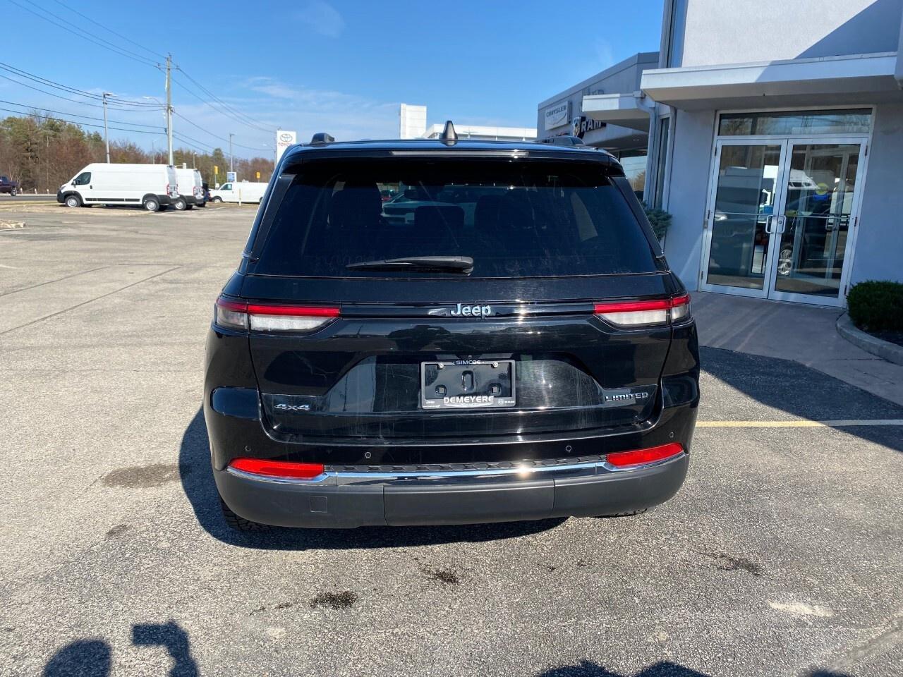 2023 Jeep Grand Cherokee LIMITED 4X4 Photo3