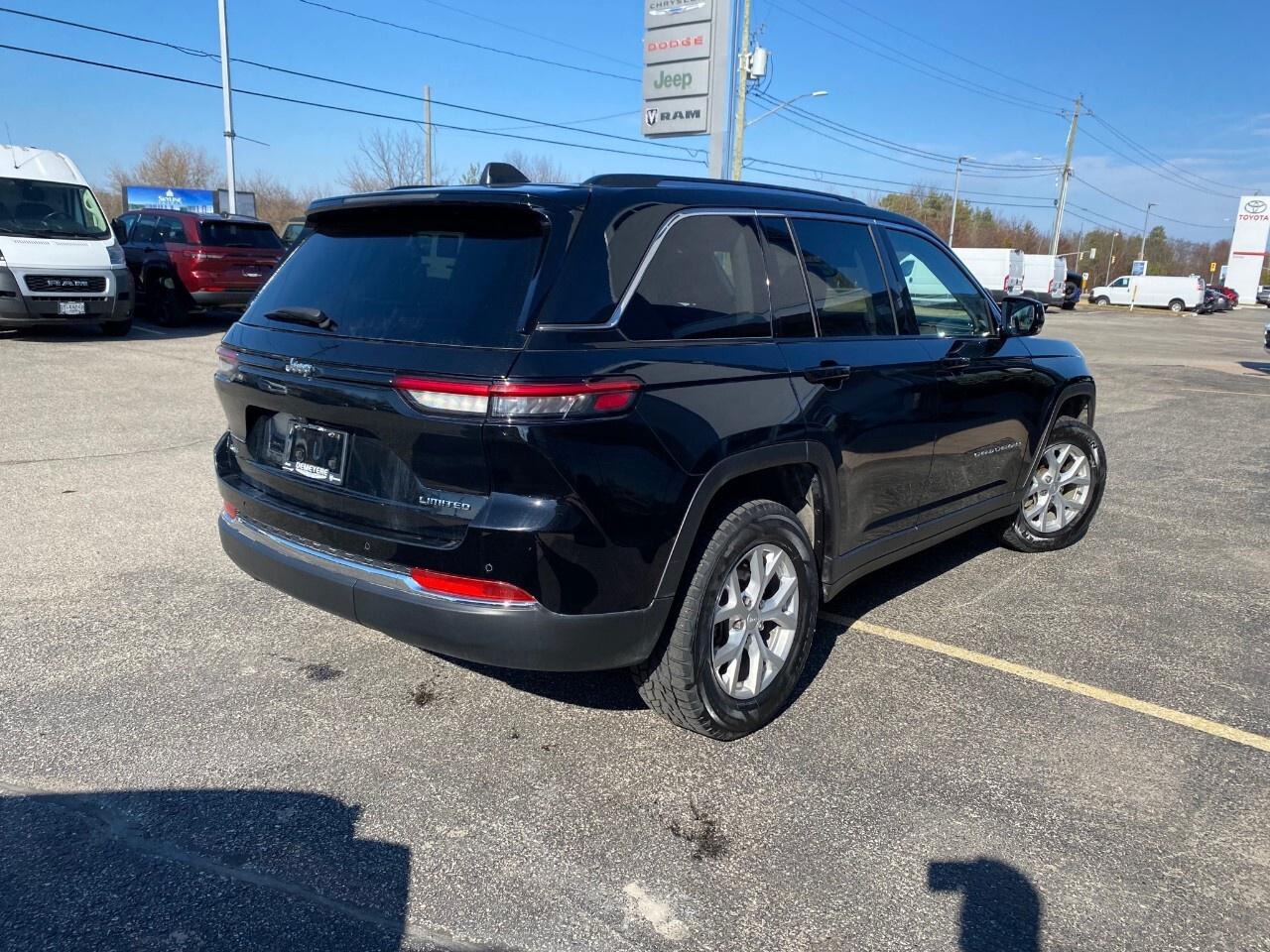 2023 Jeep Grand Cherokee LIMITED 4X4 Photo