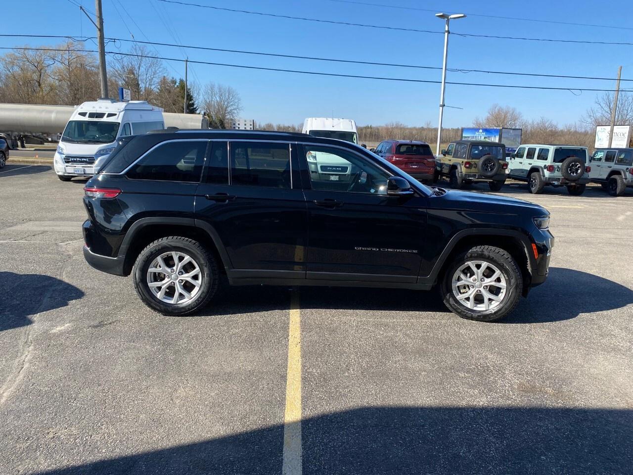 2023 Jeep Grand Cherokee LIMITED 4X4 Photo