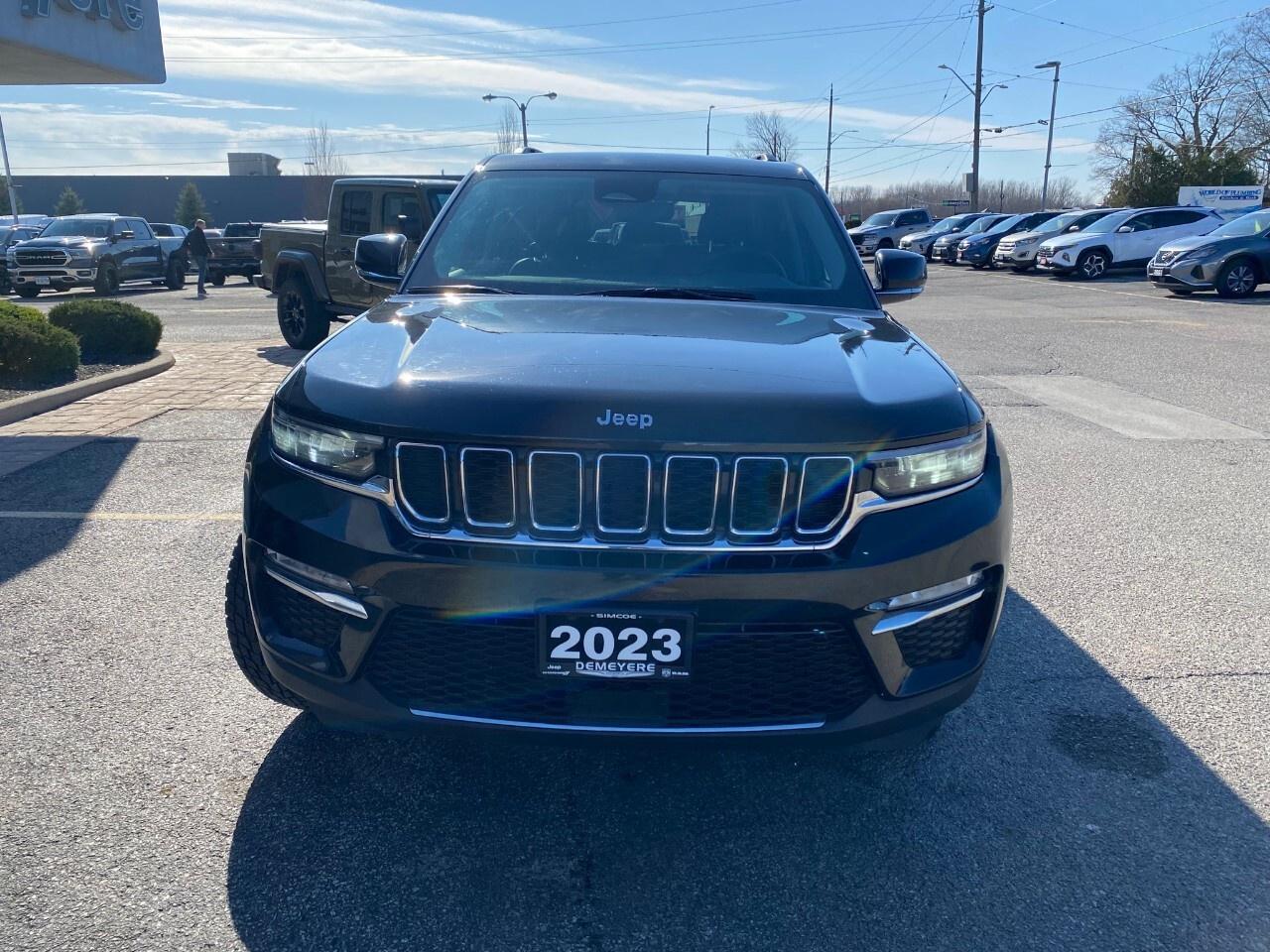 2023 Jeep Grand Cherokee LIMITED 4X4 Photo