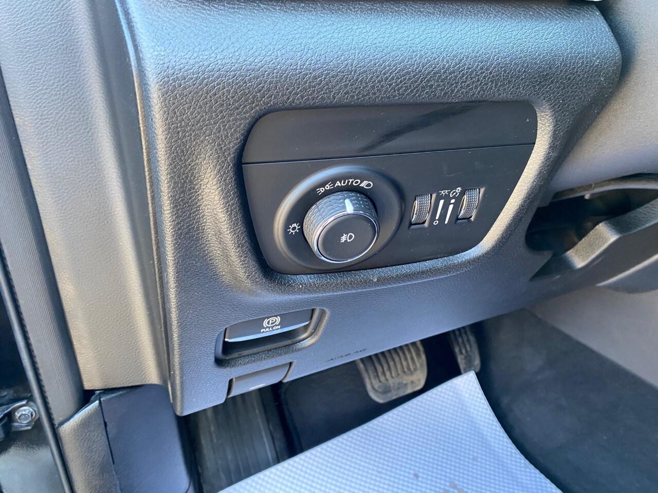 2023 Jeep Grand Cherokee LIMITED 4X4 Photo