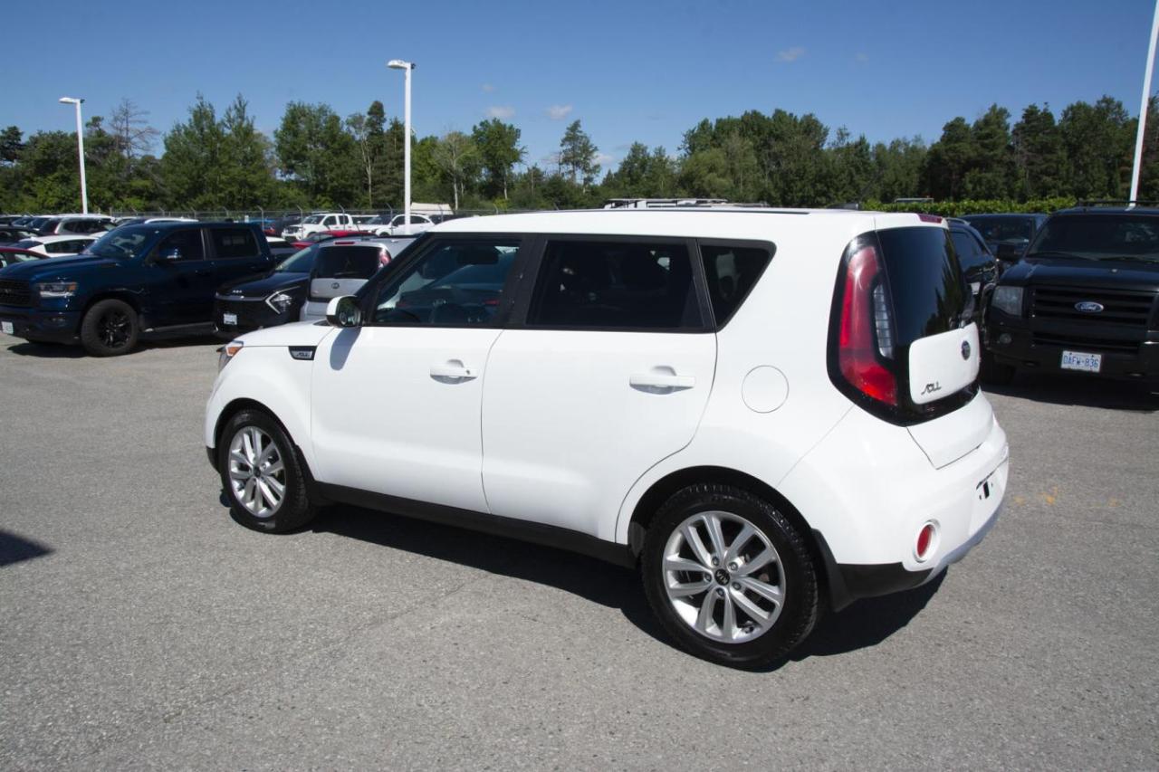 2017 Kia Soul + Photo