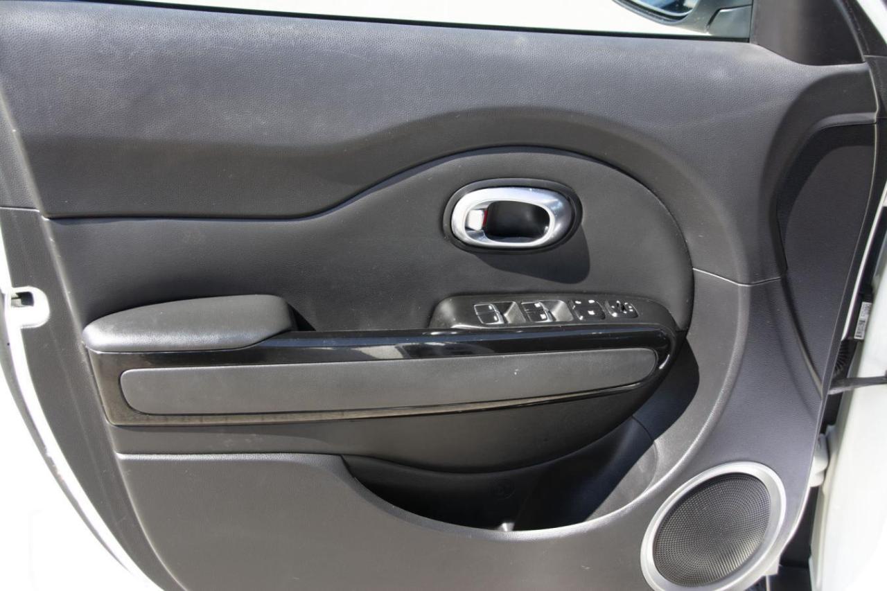 2017 Kia Soul + Photo