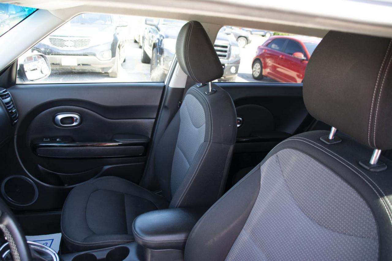 2017 Kia Soul + Photo