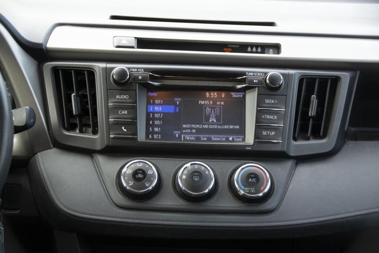 2018 Toyota RAV4 LE Photo