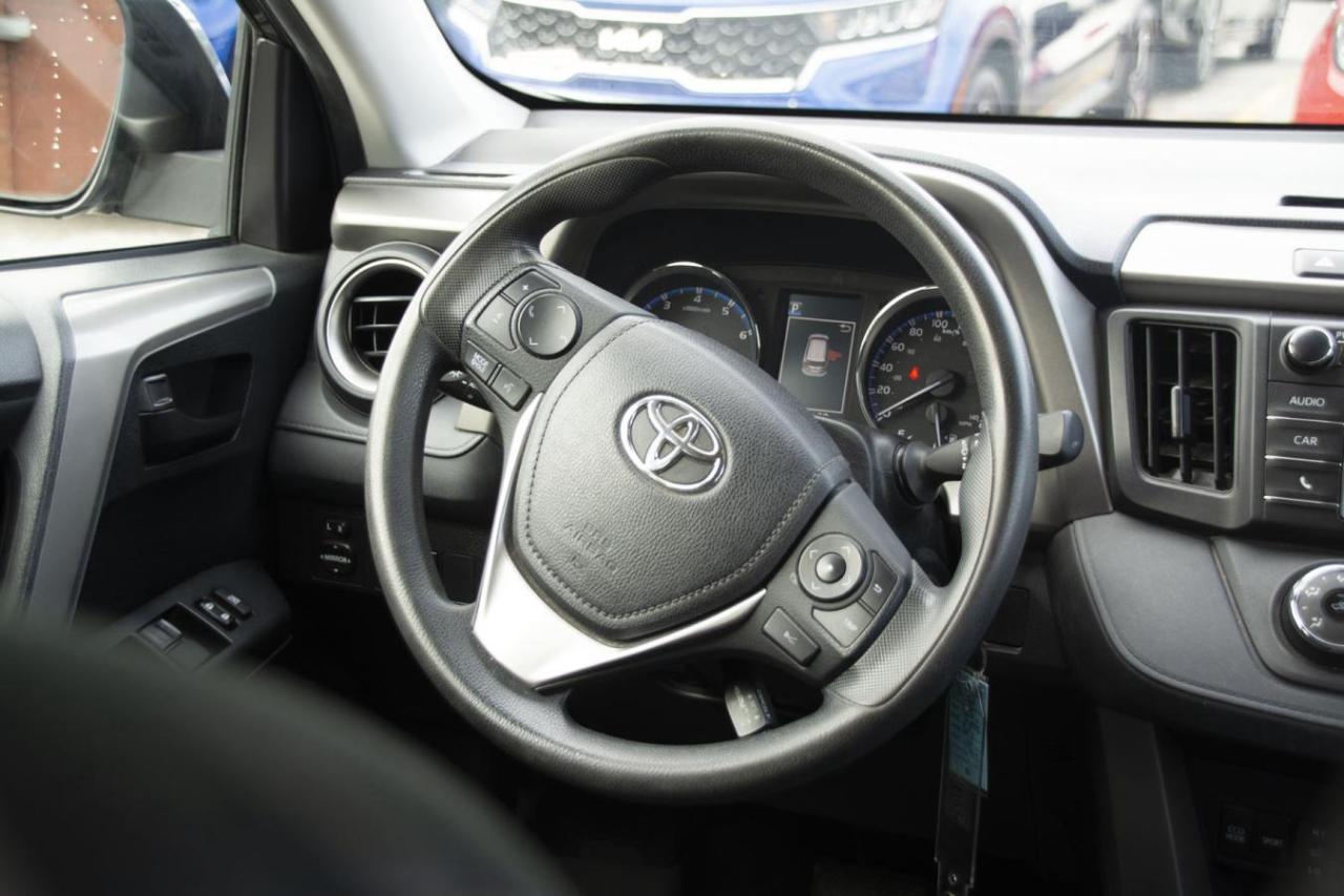 2018 Toyota RAV4 LE Photo