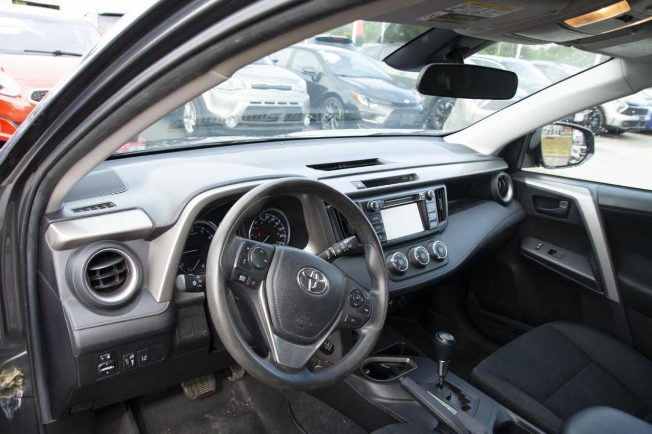 2018 Toyota RAV4 LE Photo