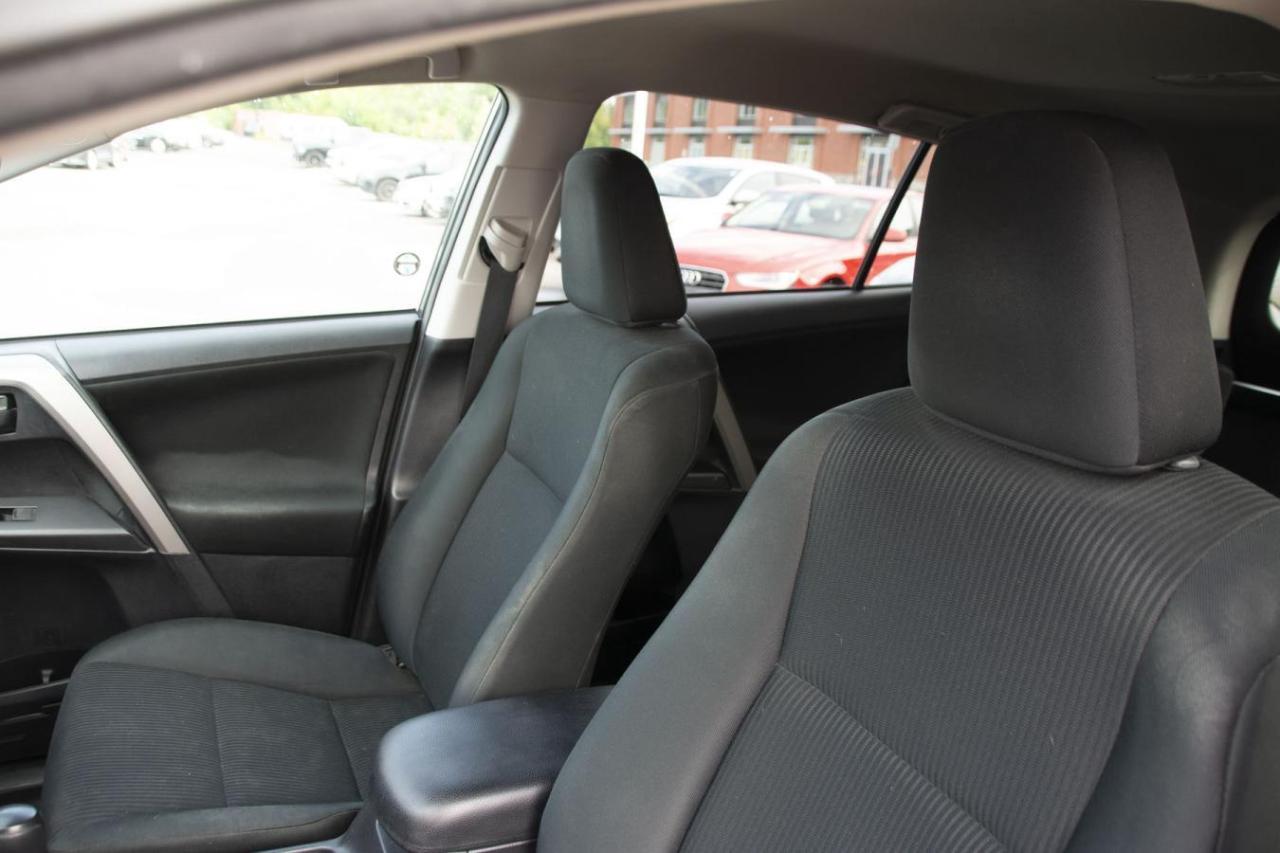 2018 Toyota RAV4 LE Photo