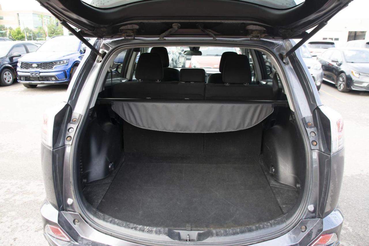 2018 Toyota RAV4 LE Photo