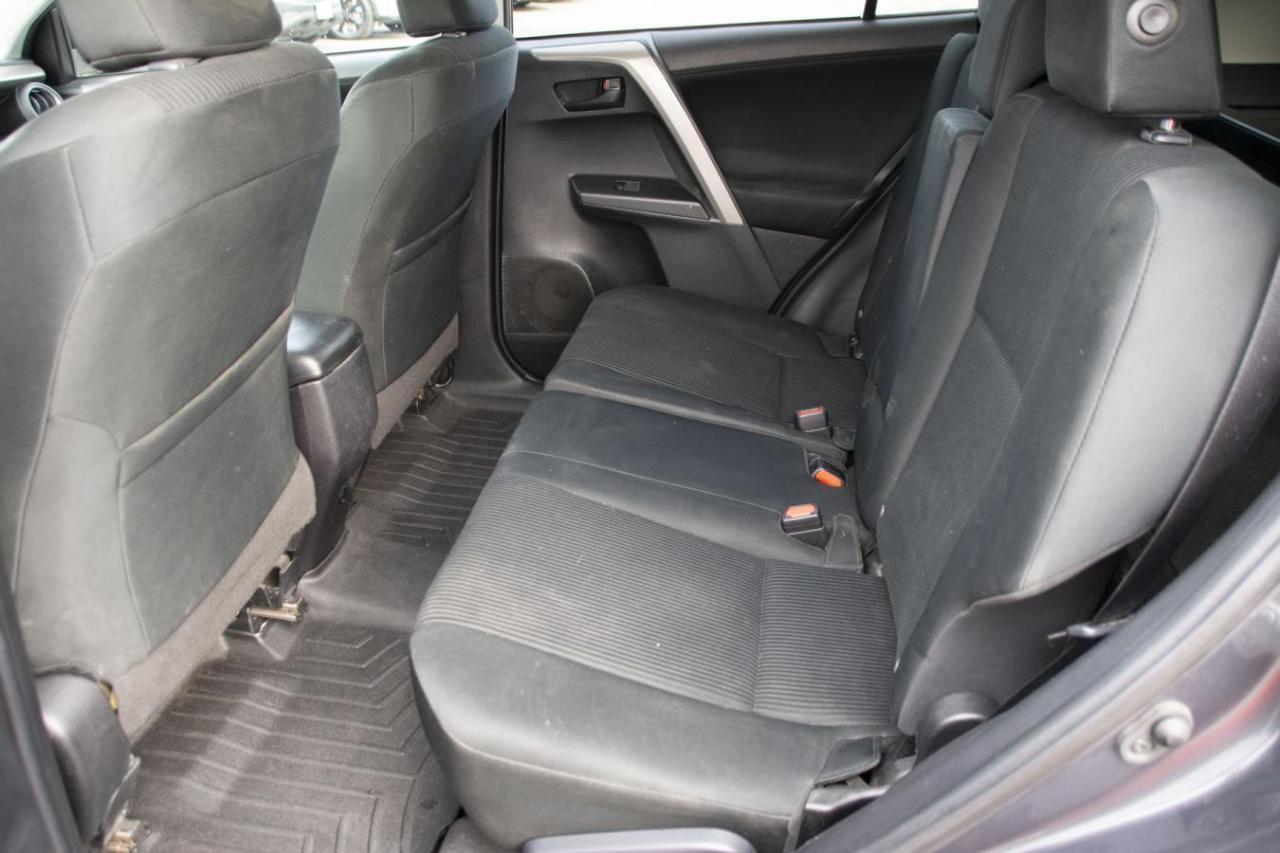 2018 Toyota RAV4 LE Photo