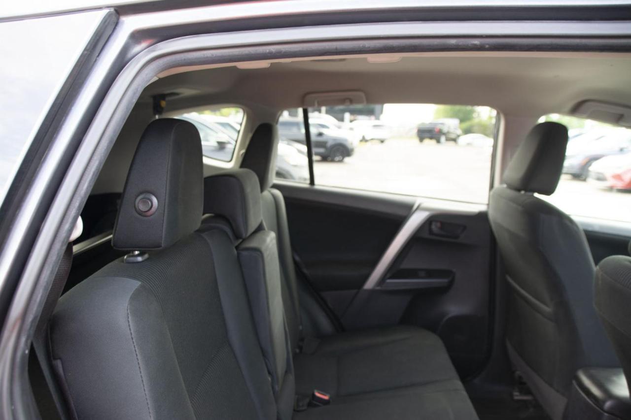 2018 Toyota RAV4 LE Photo