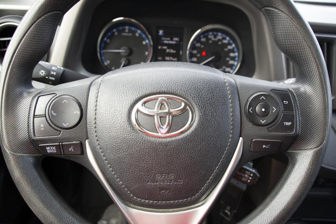 2018 Toyota RAV4 LE Photo