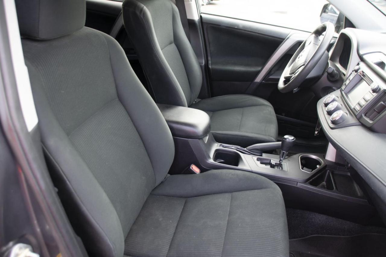 2018 Toyota RAV4 LE Photo