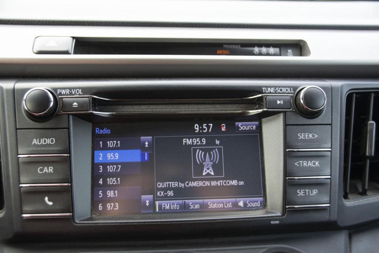 2018 Toyota RAV4 LE Photo