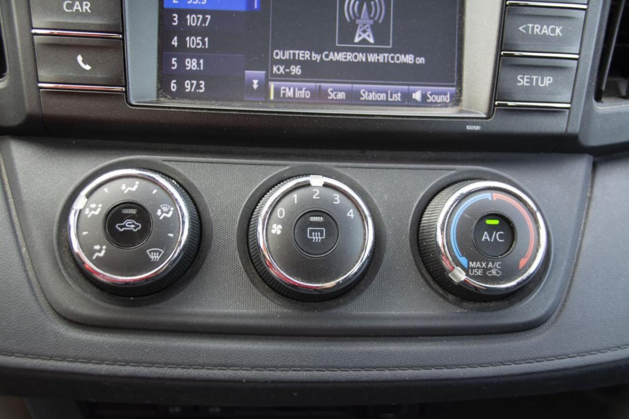 2018 Toyota RAV4 LE Photo