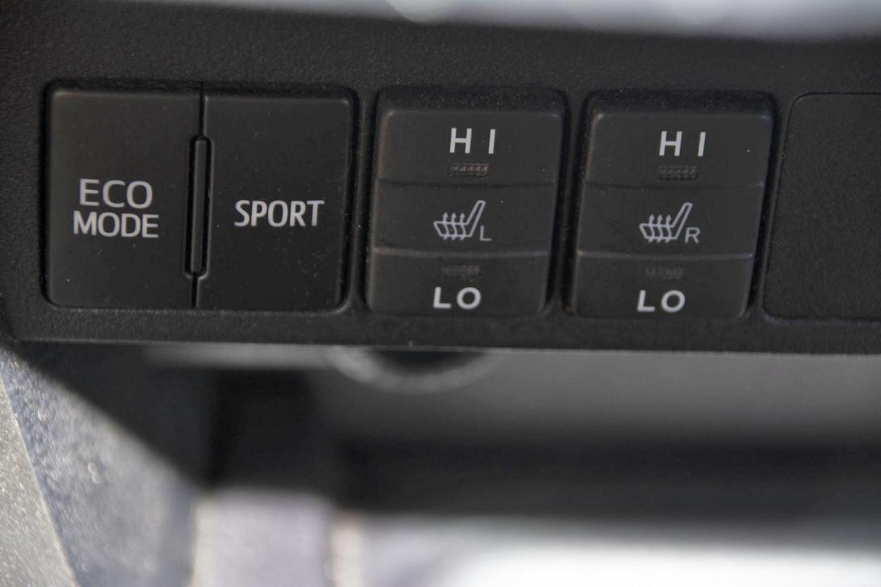 2018 Toyota RAV4 LE Photo