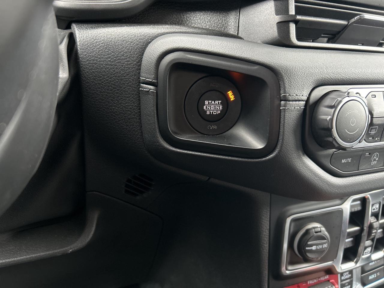 2024 Jeep Wrangler Rubicon Sky-One roof Photo