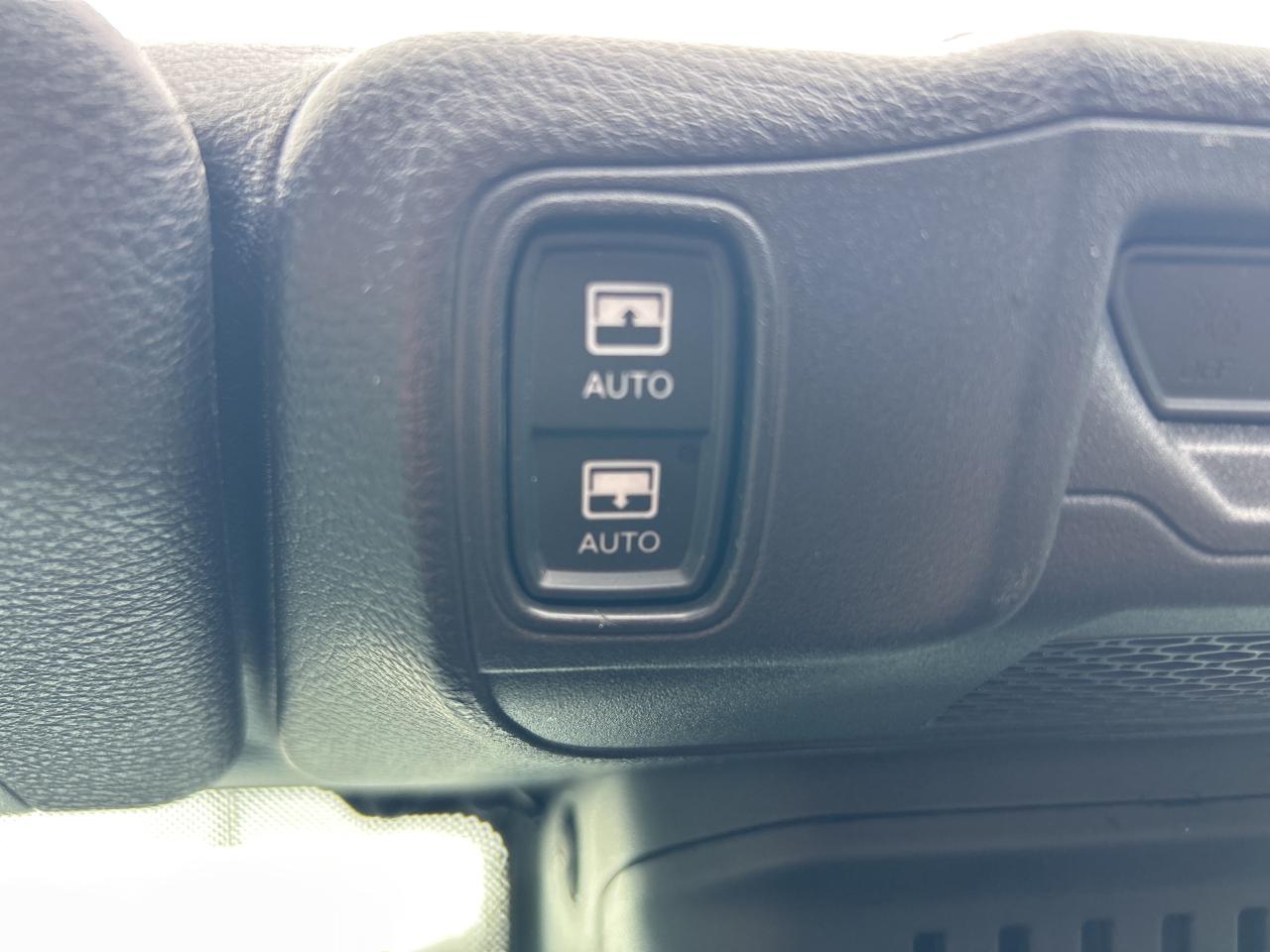 2024 Jeep Wrangler Rubicon Sky-One roof Photo