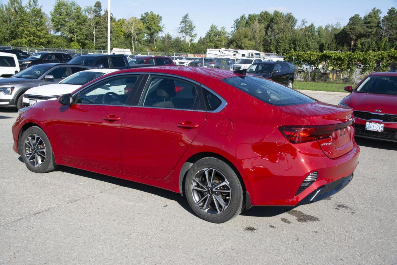 2023 Kia Forte EX Photo2
