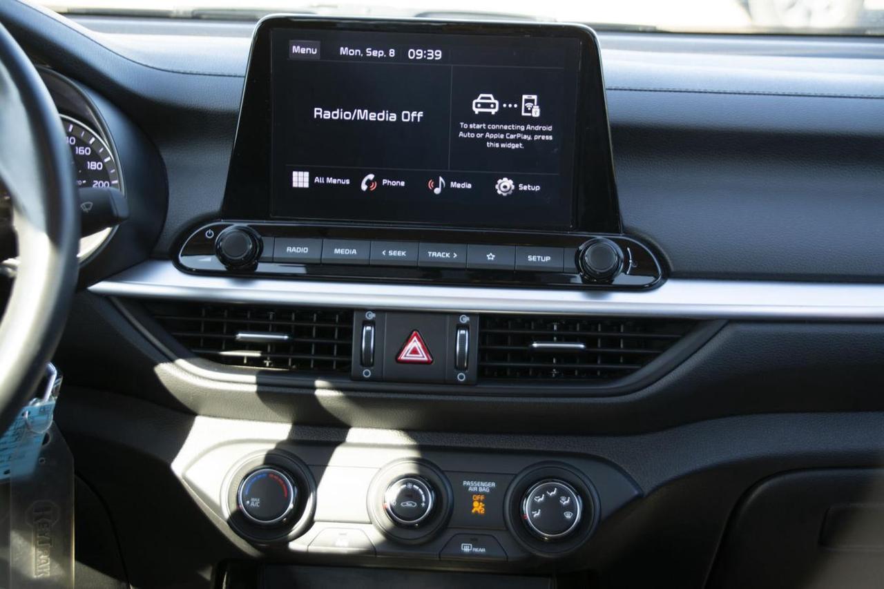 2023 Kia Forte EX Photo
