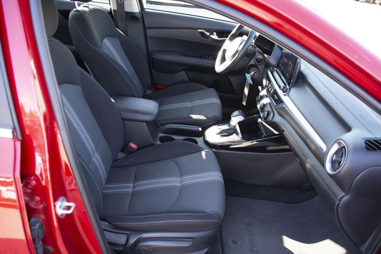 2023 Kia Forte EX Photo