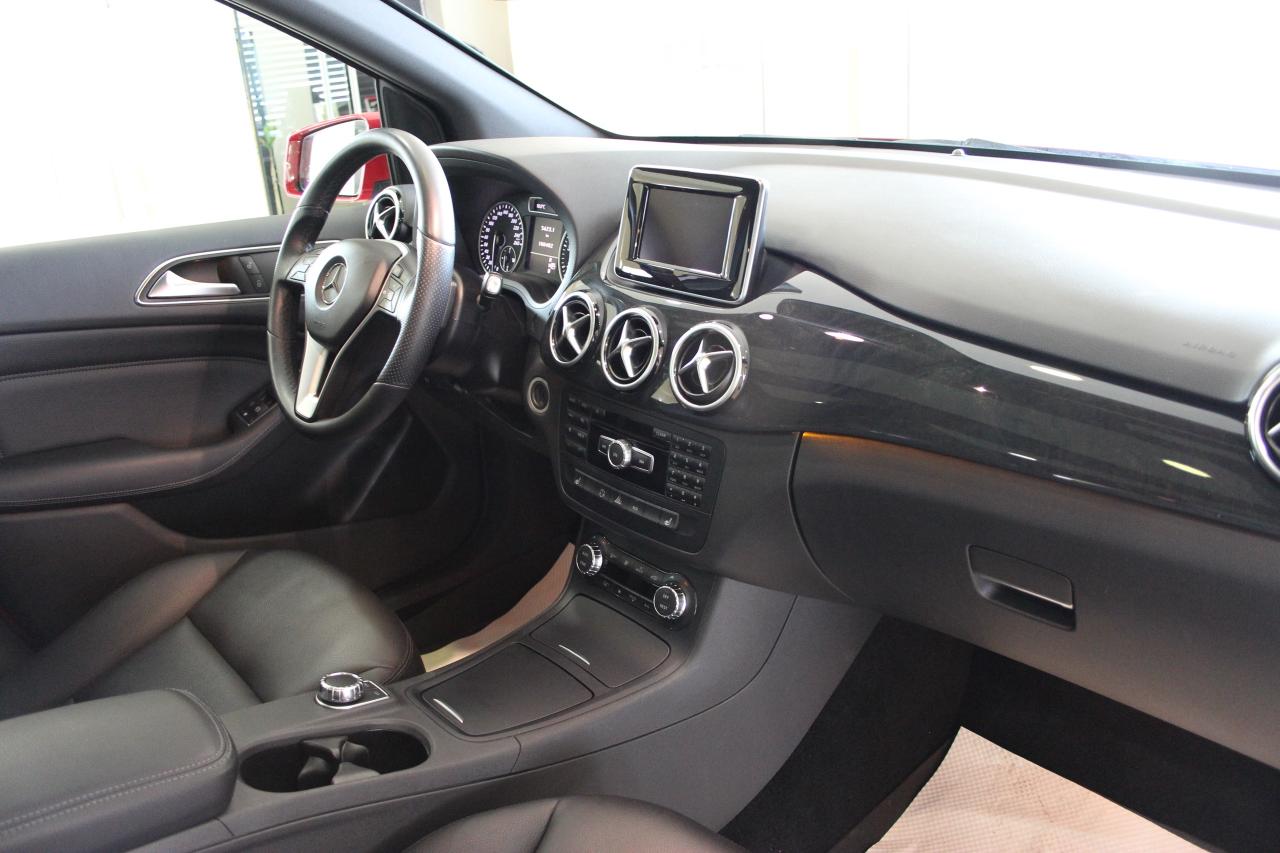 2014 Mercedes-Benz B-Class B250 Sports Tourer Photo2