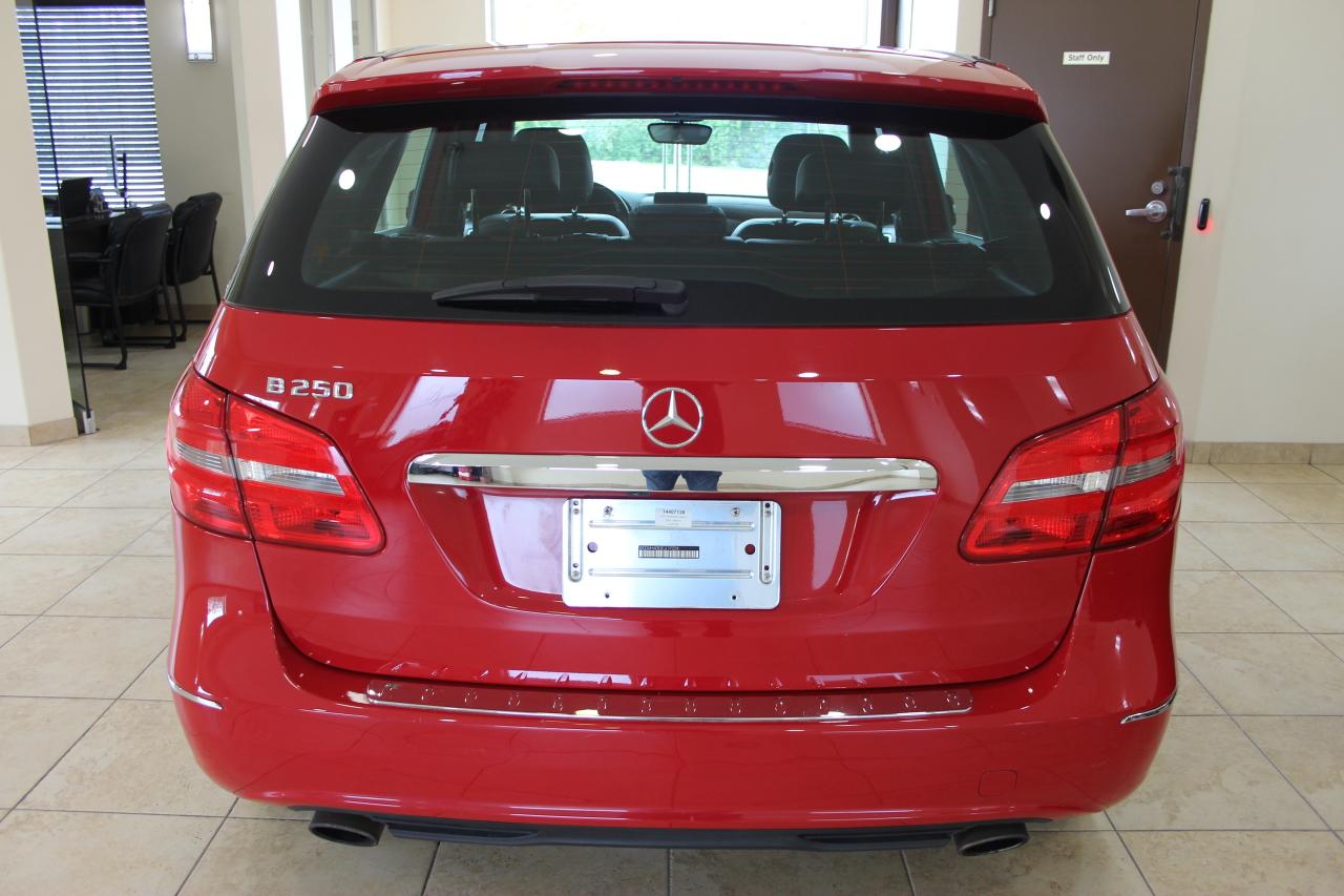 2014 Mercedes-Benz B-Class B250 Sports Tourer Photo