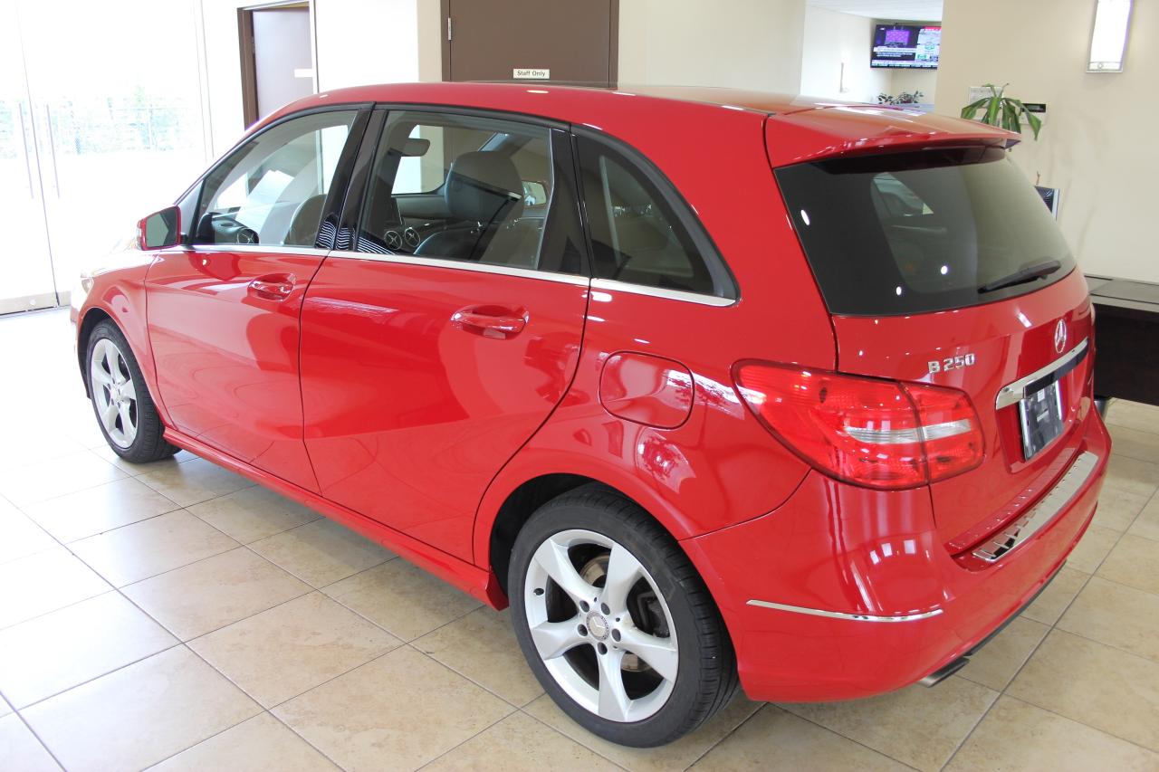 2014 Mercedes-Benz B-Class B250 Sports Tourer Photo