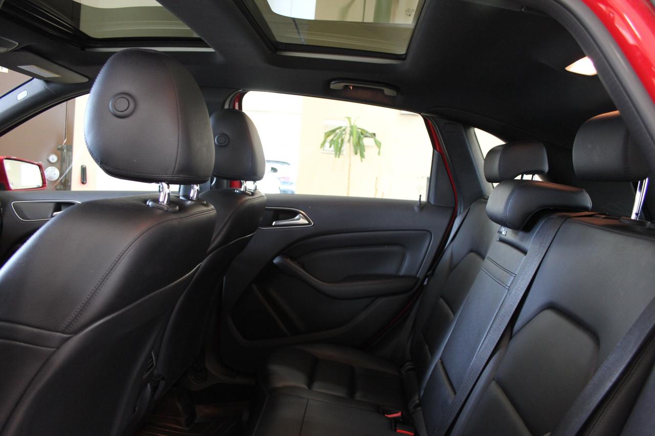 2014 Mercedes-Benz B-Class B250 Sports Tourer Photo