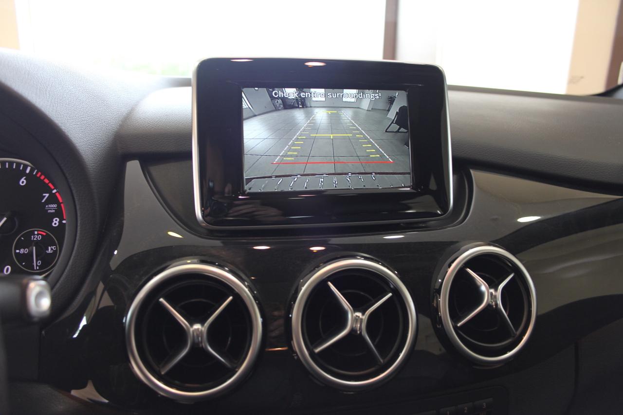 2014 Mercedes-Benz B-Class B250 Sports Tourer Photo