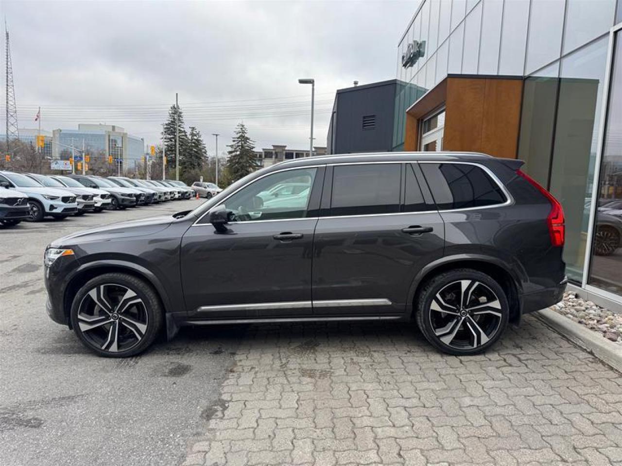 2024 Volvo XC90 B6 AWD Ultimate Bright Theme 7-Seater Photo4
