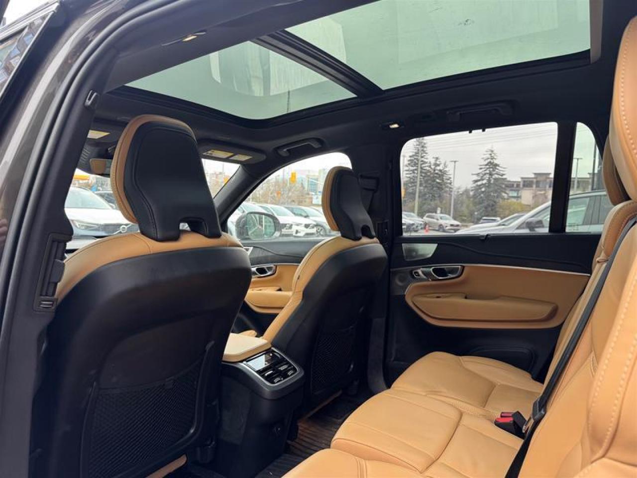 2024 Volvo XC90 B6 AWD Ultimate Bright Theme 7-Seater Photo