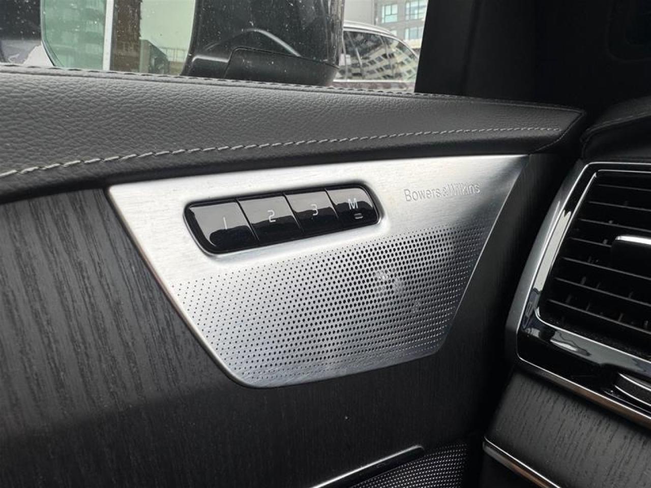 2024 Volvo XC90 B6 AWD Ultimate Bright Theme 7-Seater Photo