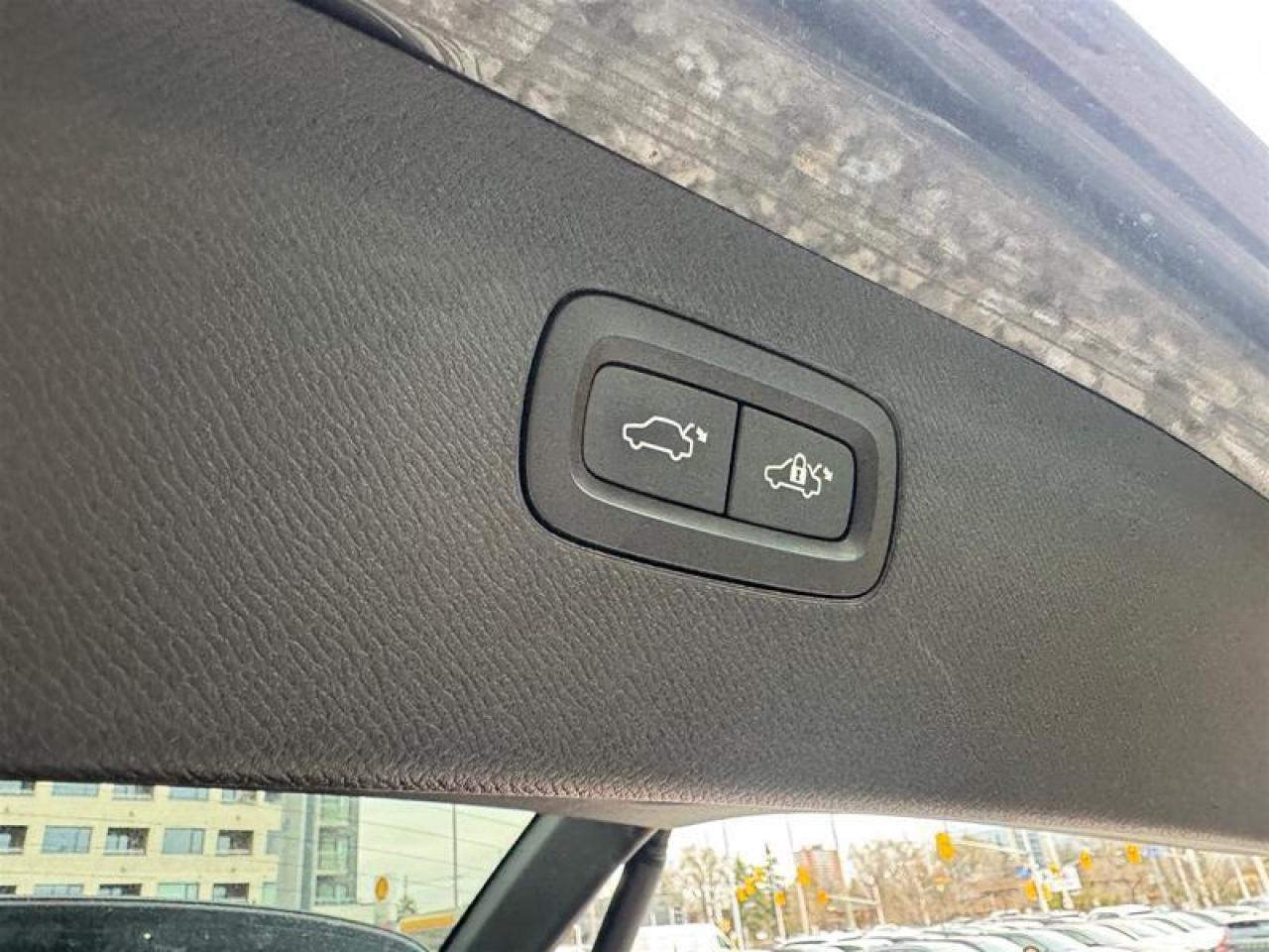 2024 Volvo XC90 B6 AWD Ultimate Bright Theme 7-Seater Photo